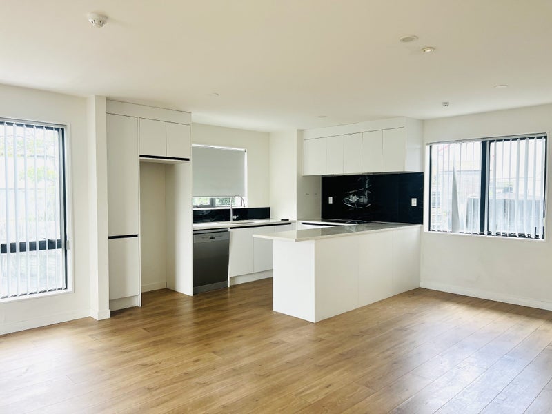 1 Lilac Lane, Oteha, Auckland - Carousel 2