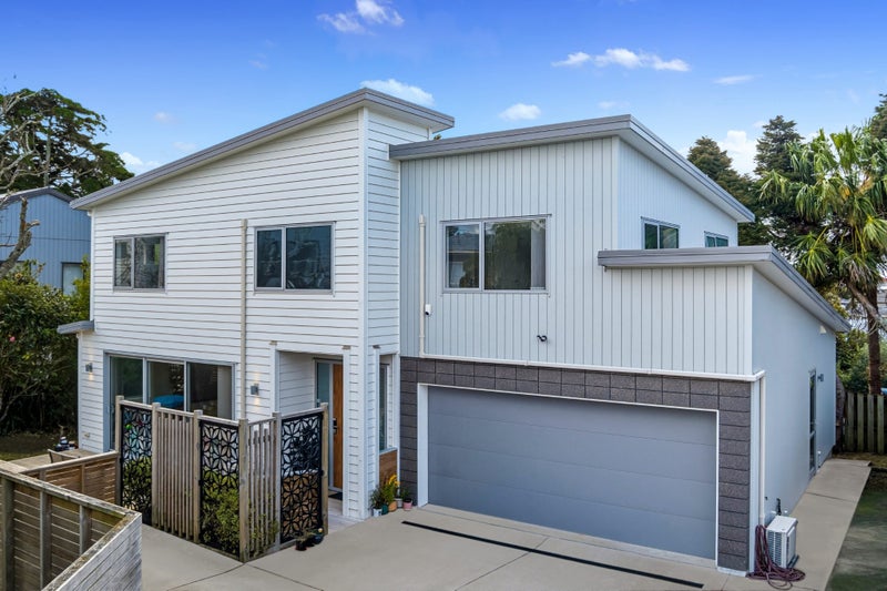 32B Tirimoana Road, Te Atatu South, Auckland - Carousel 1