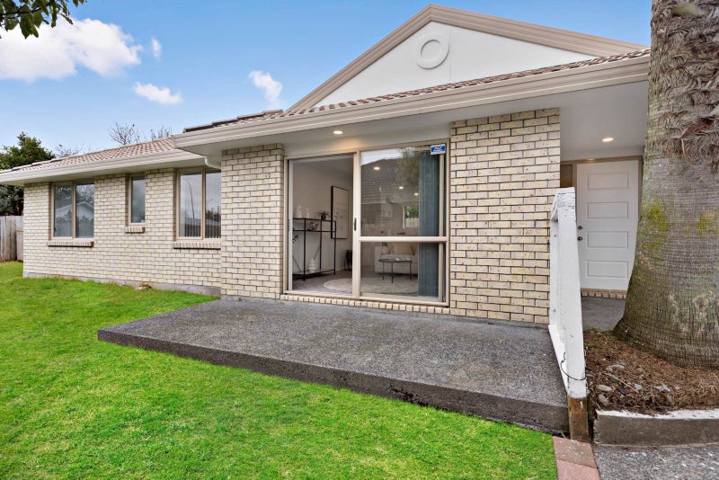 13 Clover Drive, Henderson, Auckland - Carousel 1