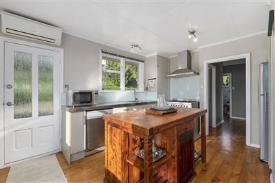 27 Durham Street, Cannons Creek, Porirua - Carousel 2