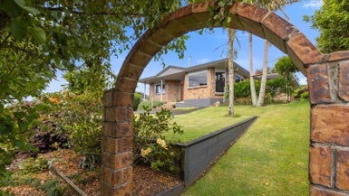 10 Hursthouse Street, Vogeltown, New Plymouth - Carousel 1