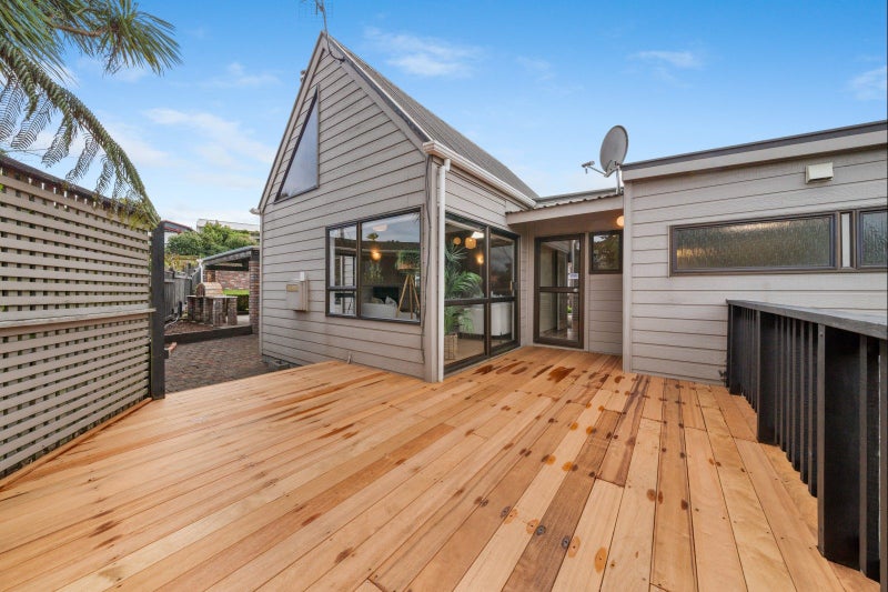 179 Govett Avenue, Frankleigh Park, New Plymouth - Carousel 2