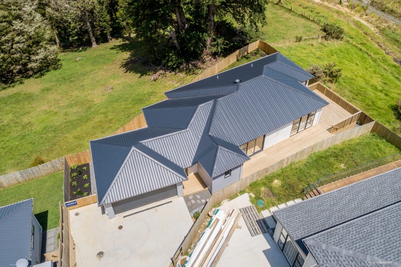 9 Silverhill Lane, Silverdale, Silverdale - Carousel 1