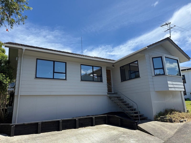 8 Landow Place, Henderson, Auckland - Carousel 2