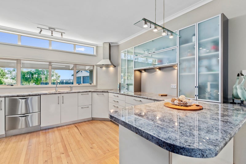 212 Hillcrest Road, Hillcrest, Hamilton - Carousel 2