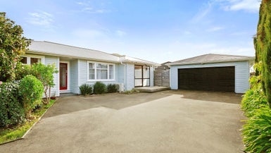 3 Findlay Street, Tawa, Wellington - Carousel 1