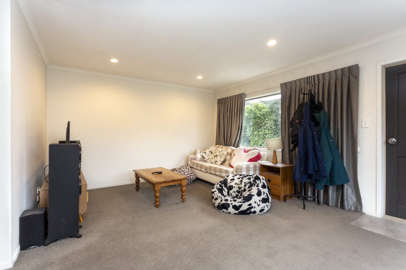 2/274 Burwood Road, Burwood, Christchurch - Carousel 2