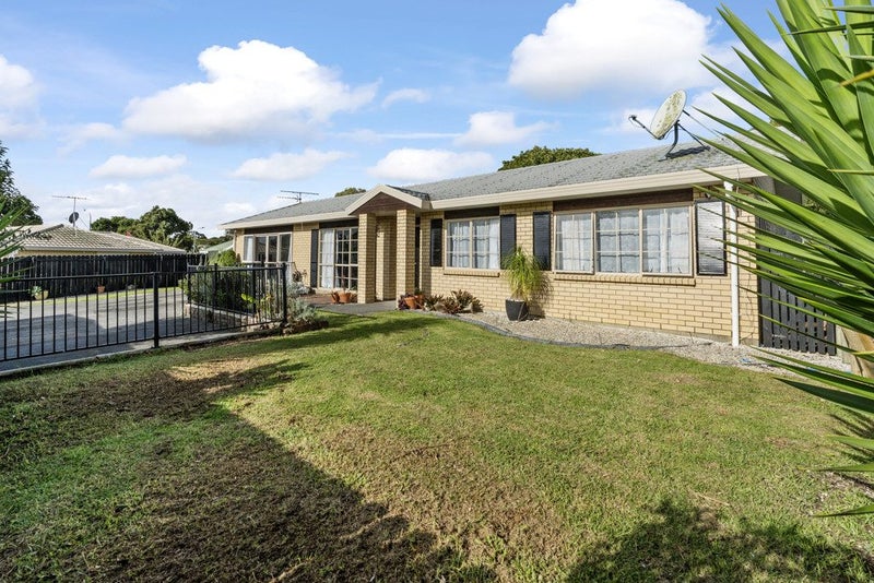 20 Settlers Cove, Weymouth, Auckland - Carousel 1