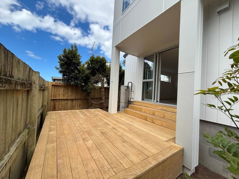 11 Compton Street, Hillcrest, Auckland - Carousel 12
