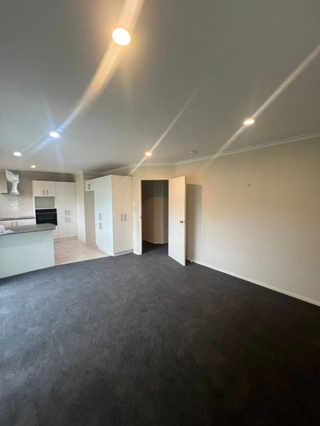 3 Nephin Place, East Tamaki Heights, Auckland - Carousel 2