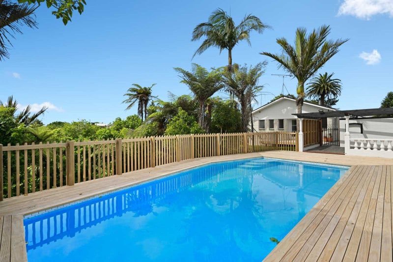 14 Totara Drive, St Andrews, Hamilton - Carousel 1