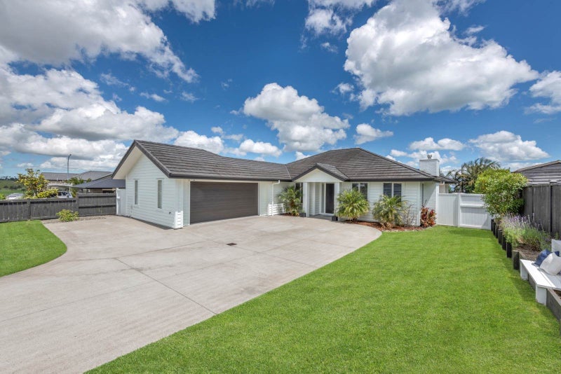 7 Artists Avenue, Beachlands, Auckland - Carousel 2