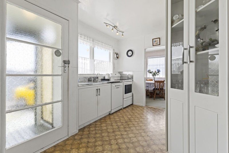 60 Wallace Road, Mangere Bridge, Auckland - Carousel 2