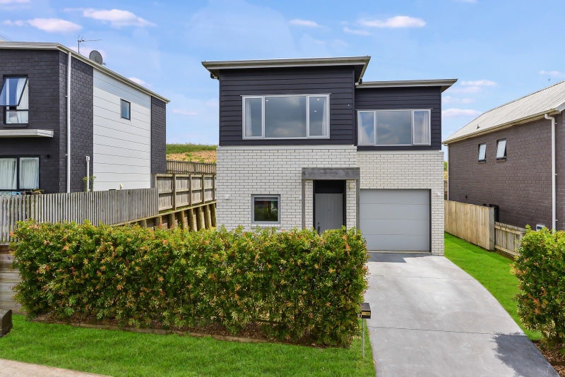 10 Retallick Place, Flagstaff, Hamilton - Carousel 1