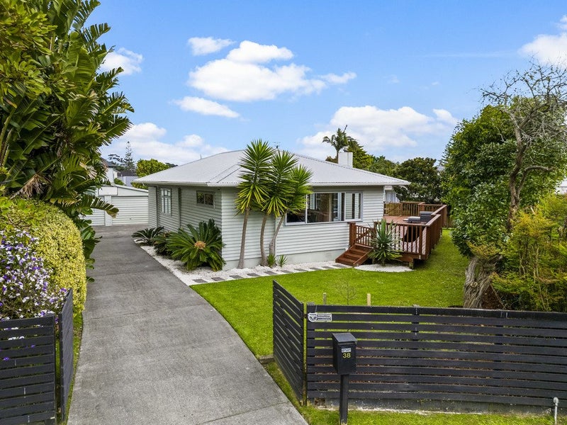 38 Graham Avenue, Te Atatu Peninsula, Auckland - Carousel 1
