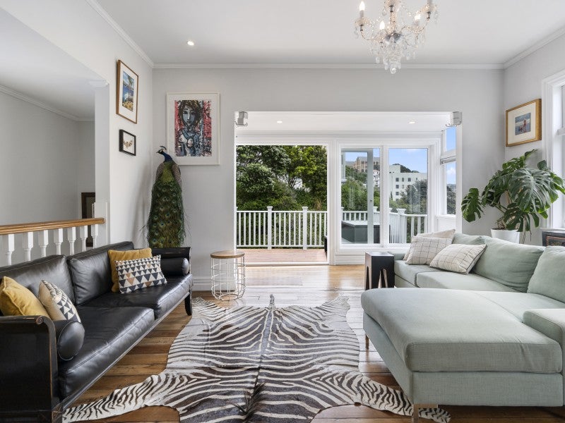 11 Hay Street, Oriental Bay, Wellington - Carousel 1