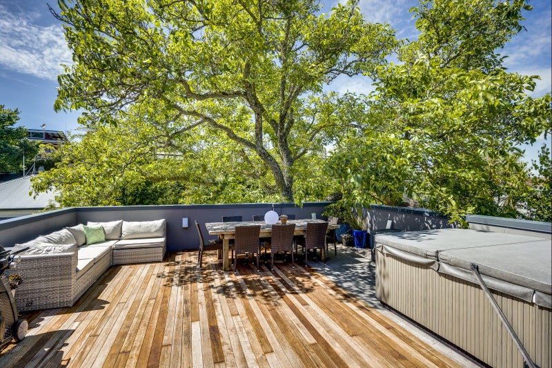 8 Brewster Street, Bluff Hill, Napier - Carousel 2