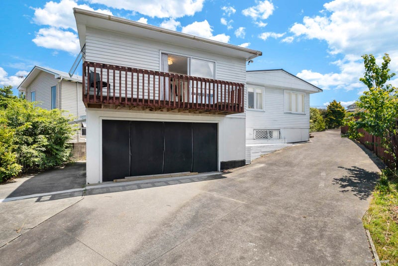 11 Dickey Street, New Windsor, Auckland - Carousel 1