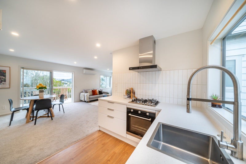 11B Himalaya Crescent, Khandallah, Wellington - Carousel 2