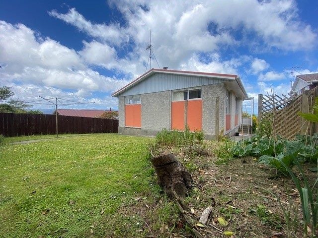 2/6 Reese Jones Grove, Maungaraki, Lower Hutt - Carousel 13