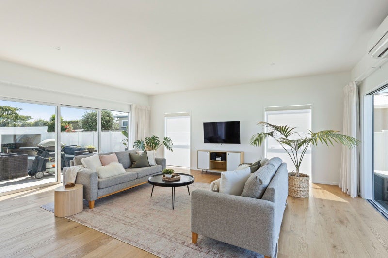 12 Kowhai Street, Strandon, New Plymouth - Carousel 2