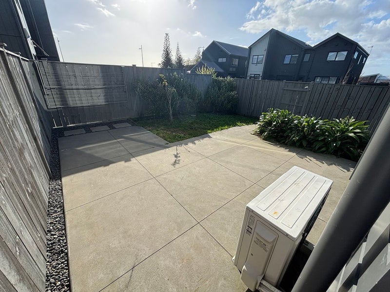 10 Rauriki Lane, Rosehill, Papakura - Carousel 15