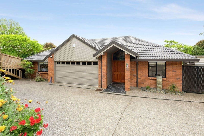 1/28 Wiltshire Place, Somerville, Manukau - Carousel 1