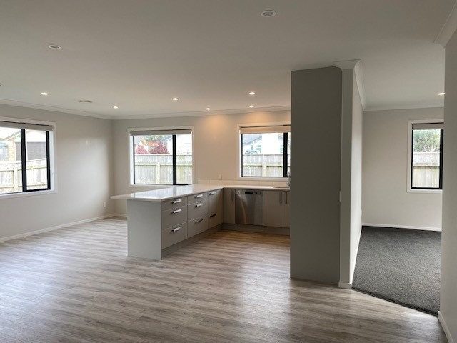 1 Teiaroa Street, Waikanae - Carousel 2