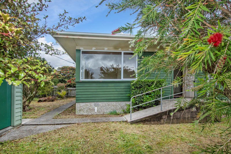 1B Butler Place, Kamo, Whangarei - Carousel 1