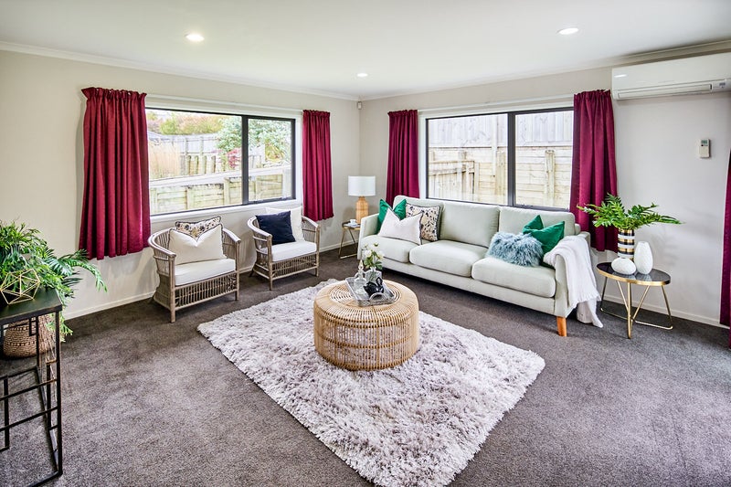 70 Sunstone Crescent, Timberlea, Upper Hutt - Carousel 2