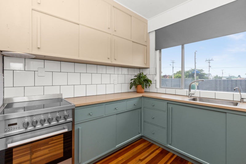 86 Avondale Road, Taradale, Napier - Carousel 2