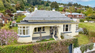 12 Rhodes Terrace, North East Valley, Dunedin - Carousel 1