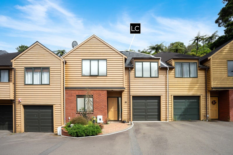 29 Futuna Close, Karori, Wellington - Carousel 1