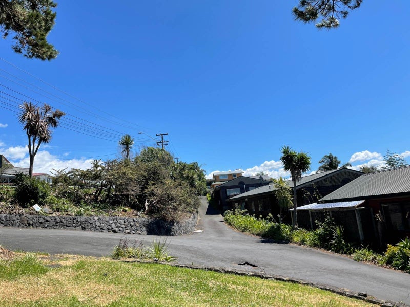 2/76 Target Road, Totara Vale, Auckland - Carousel 2