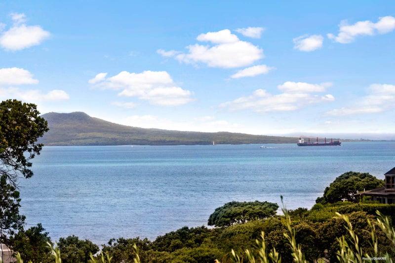 183 Beach Road, Castor Bay, Auckland - Carousel 1