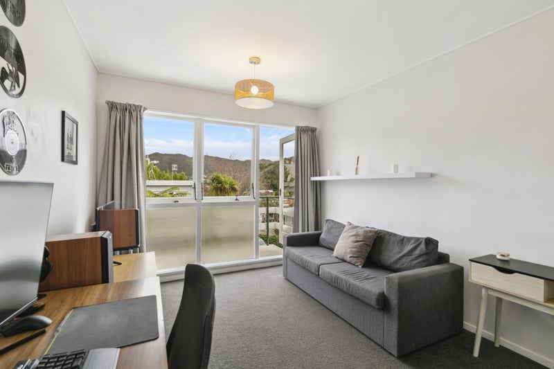 306 Karori Road, Karori, Wellington - Carousel 1