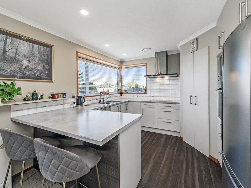 6 Kintyre Drive, Broomfield, Christchurch - Carousel 2