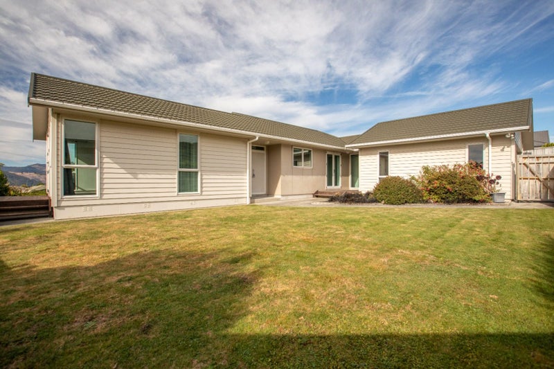 31 McEwen Crescent, Riverstone Terraces, Upper Hutt - Carousel 2