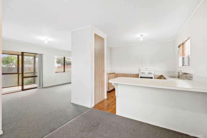 1/11 Barneys Farm Road, Clendon Park, Auckland - Carousel 2