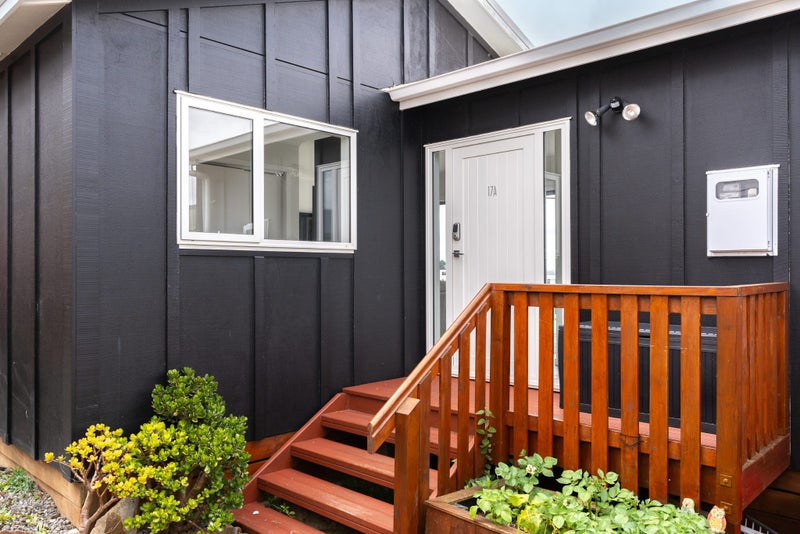 17A The Drive, Tawa, Wellington - Carousel 2