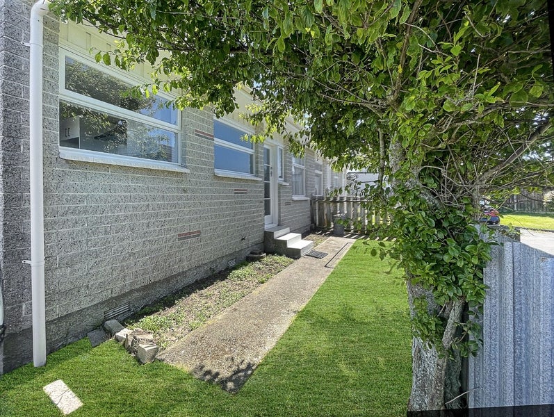 3/27 Byron Street, Miramar, Wellington - Carousel 1