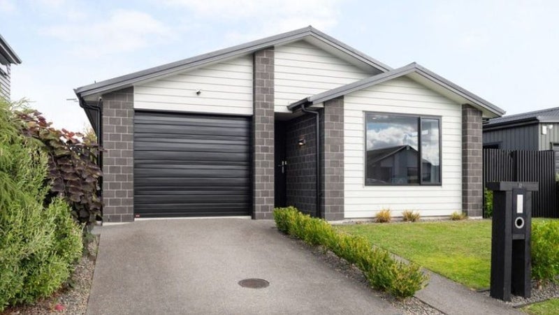 17 Trewern Avenue, Chartwell, Hamilton - Carousel 1