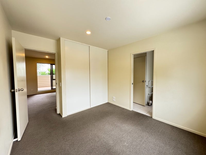 40B/21 Hunters Park Drive, Three Kings, Auckland - Carousel 2