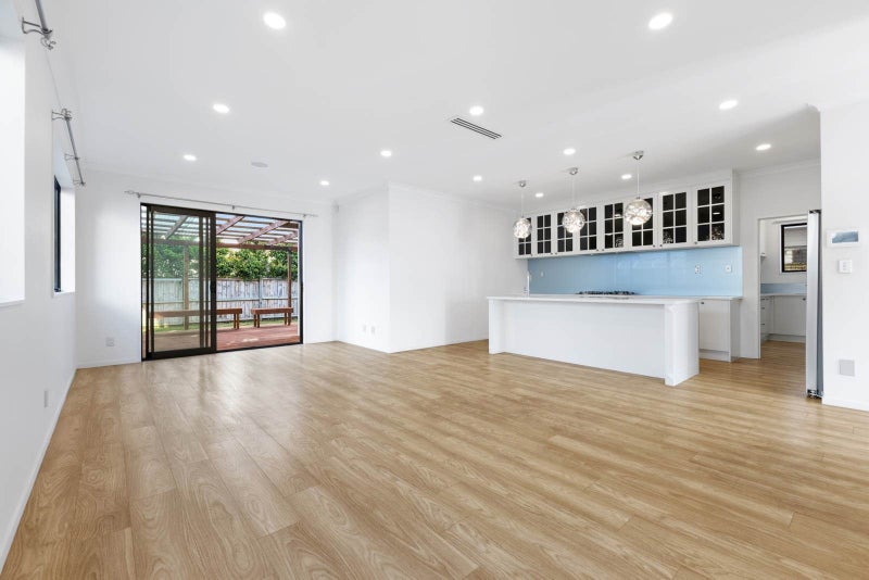 5 Downpatrick Drive, Flat Bush, Auckland - Carousel 1