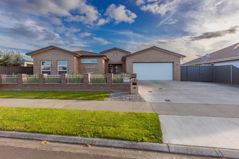 3 Kapiti Drive, Poraiti, Napier - Carousel 1