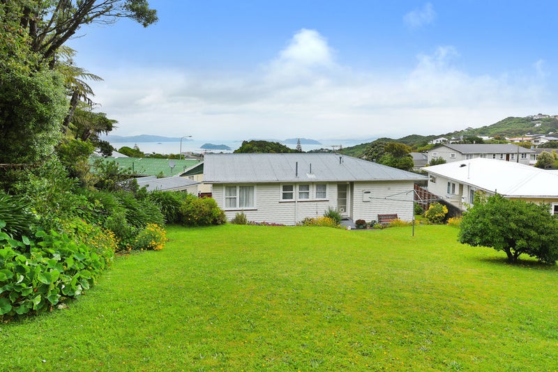 3 Laburnum Grove, Maungaraki, Lower Hutt - Carousel 12