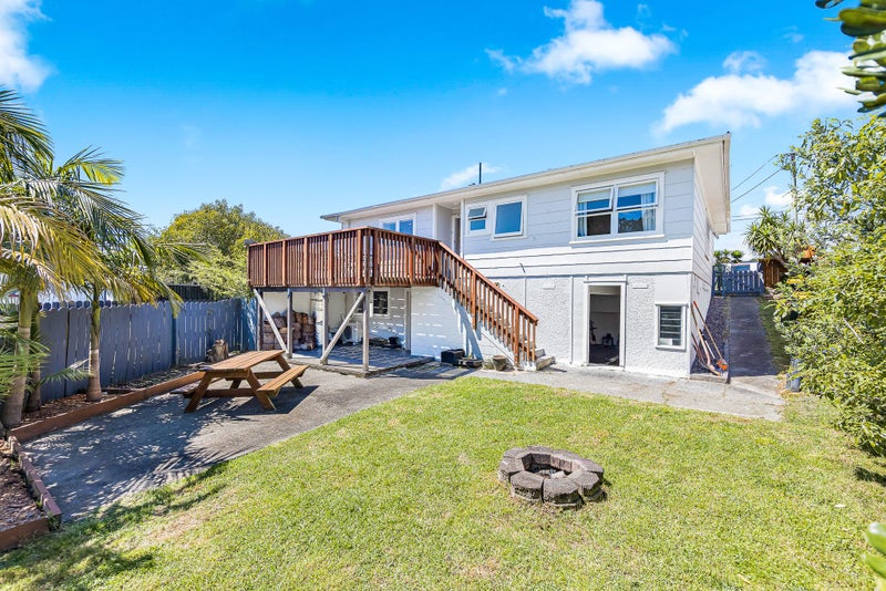 38 Woodside Road, Massey, Auckland - Carousel 2