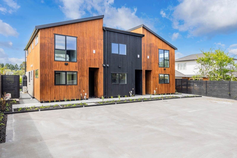 1/42 Wellesley Road, Mangere Bridge, Auckland - Carousel 1