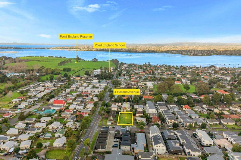 4 Holland Avenue, Point England, Auckland - Carousel 1