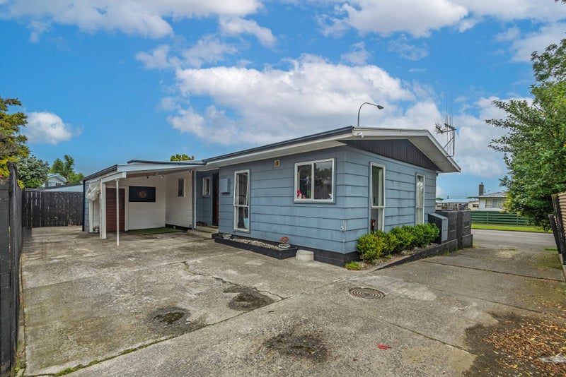5 Kaimanawa Street, Kelvin Grove, Palmerston North - Carousel 1
